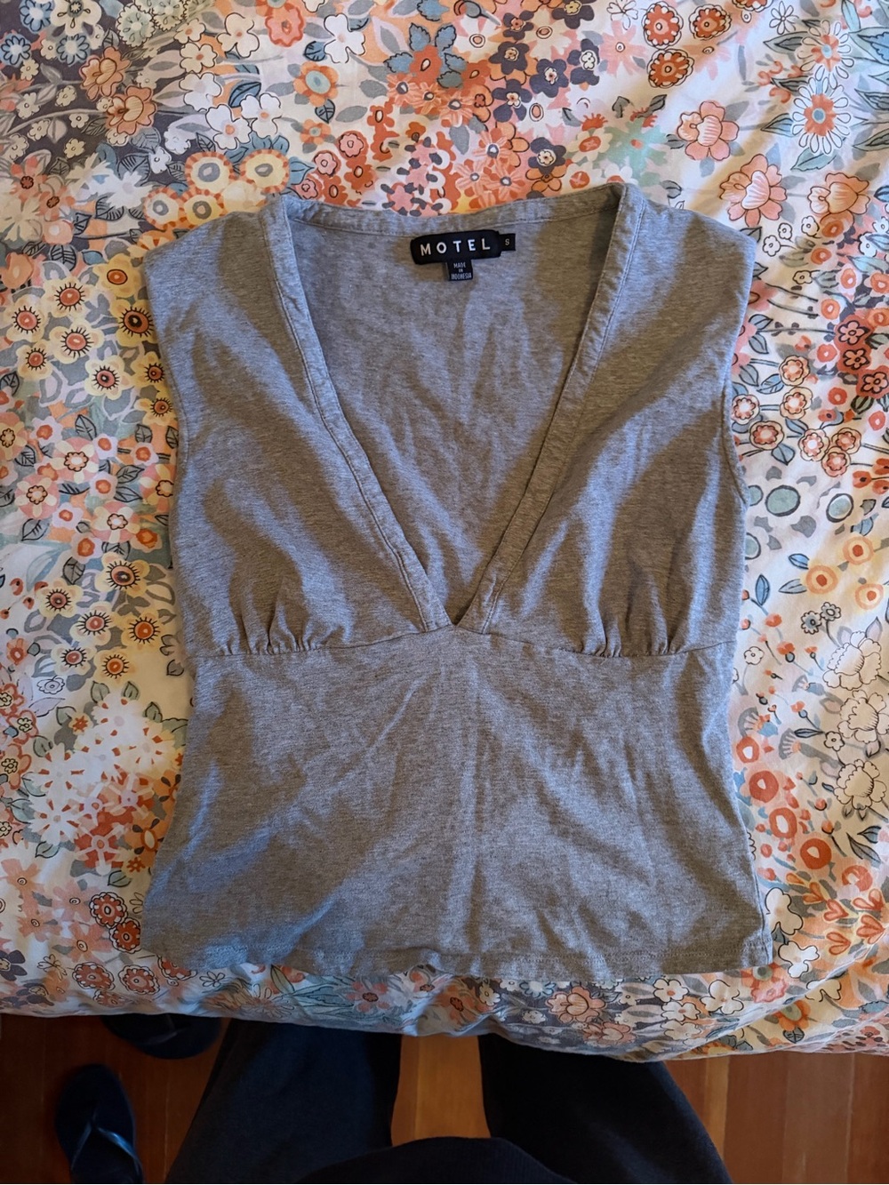Motel Rocks Light Grey V-Neck Empire Seam Tank